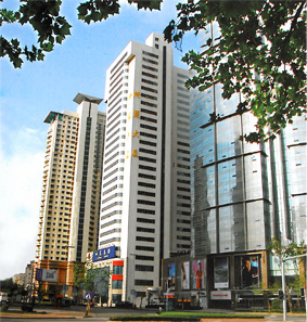 賀惠源大型標準光源箱成功裝船并發往（綺麗集團）美國總部